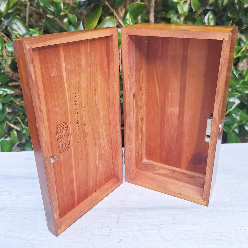 Vintage Cedar Chest Wood Box with Hinged Lid Trinket Jewelry Boxes Wooden - Picture 5 of 16